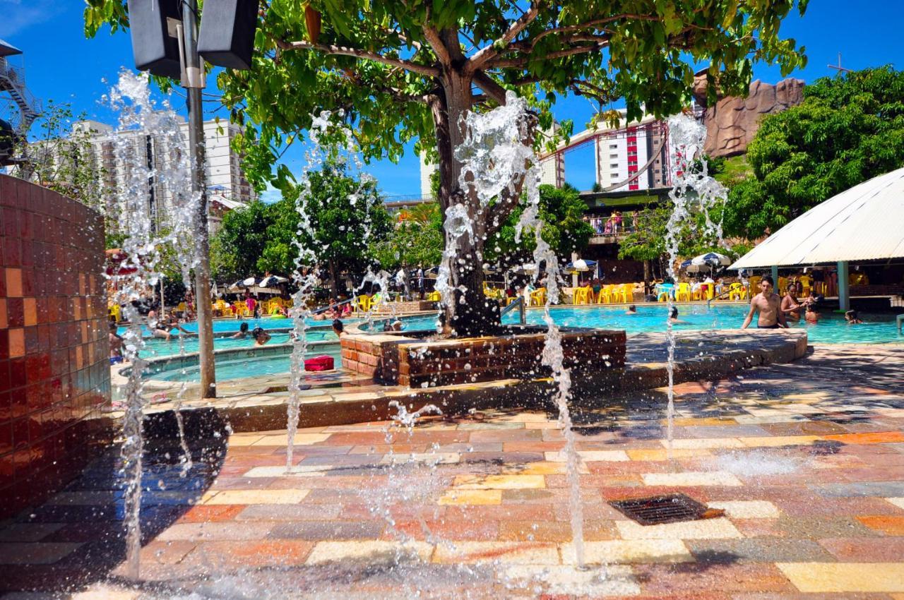 Villas Diroma Com Um Dia No Acqua Park, Splash E Slide Калдас-Новас Экстерьер фото
