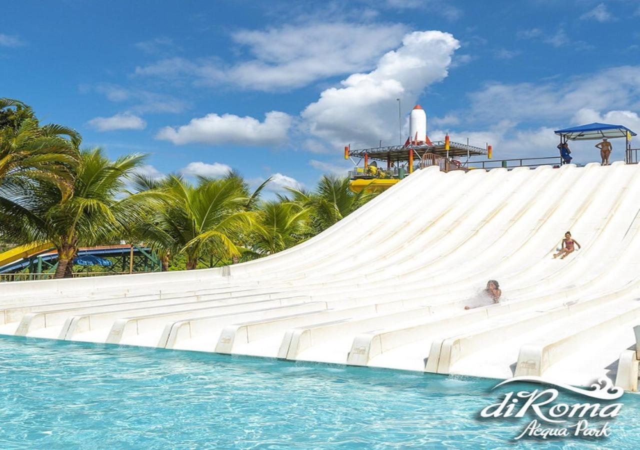 Villas Diroma Com Um Dia No Acqua Park, Splash E Slide Калдас-Новас Экстерьер фото